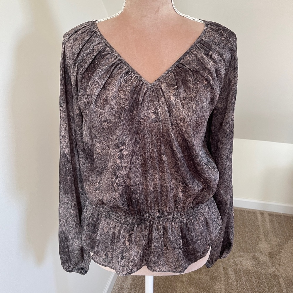 Michael Kors Women’s Size Medium Long Sleeve Blouse Faux Fur Print V-Neck